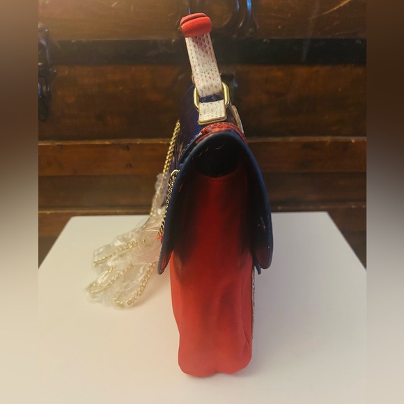 Danielle Nicole- Disney Snow White Bag - NWT - Picture 5 of 7